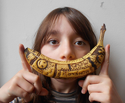 Esther banane tatouee